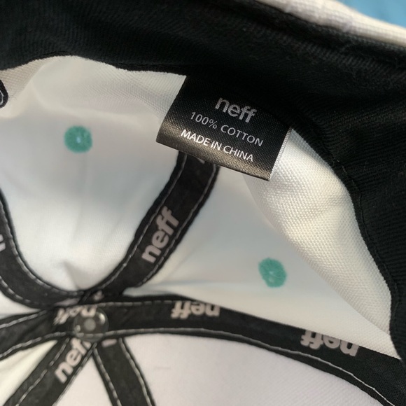 Neff white & mint SnapBack hat. - Picture 3 of 4